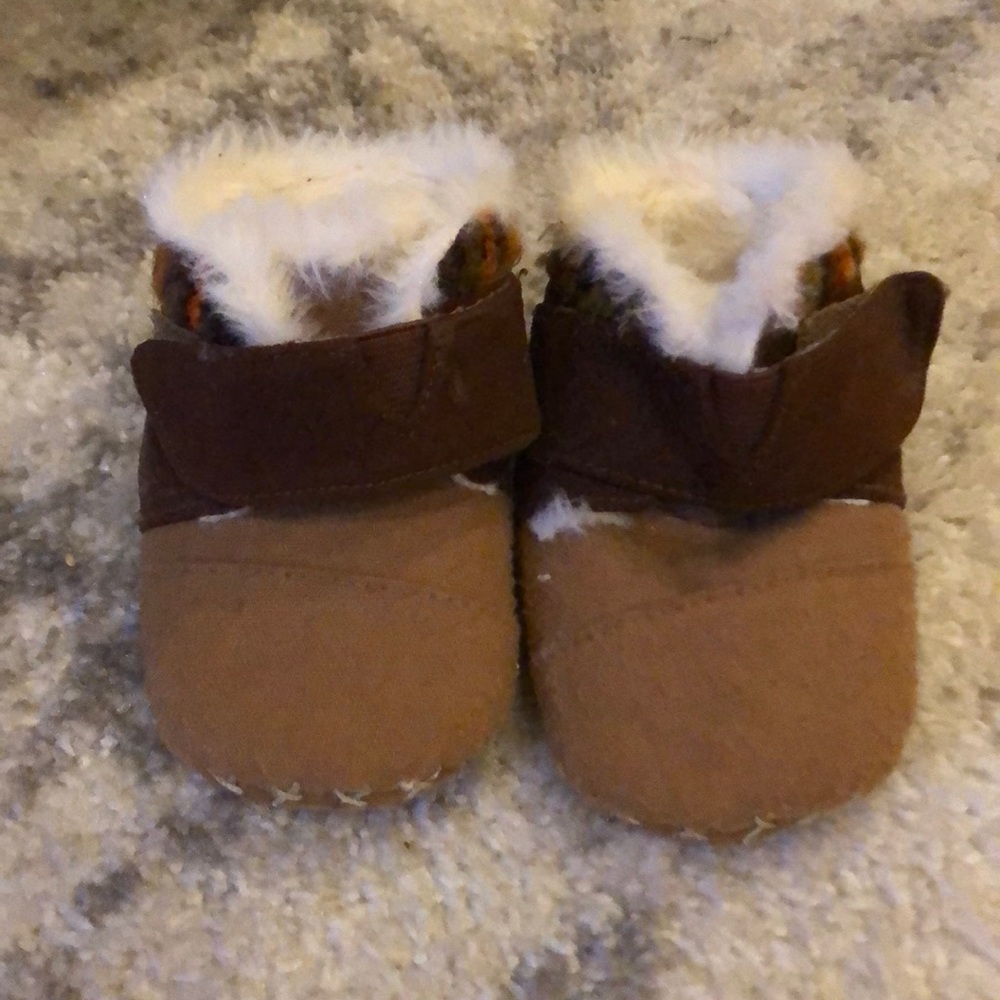 Toms booties size 4